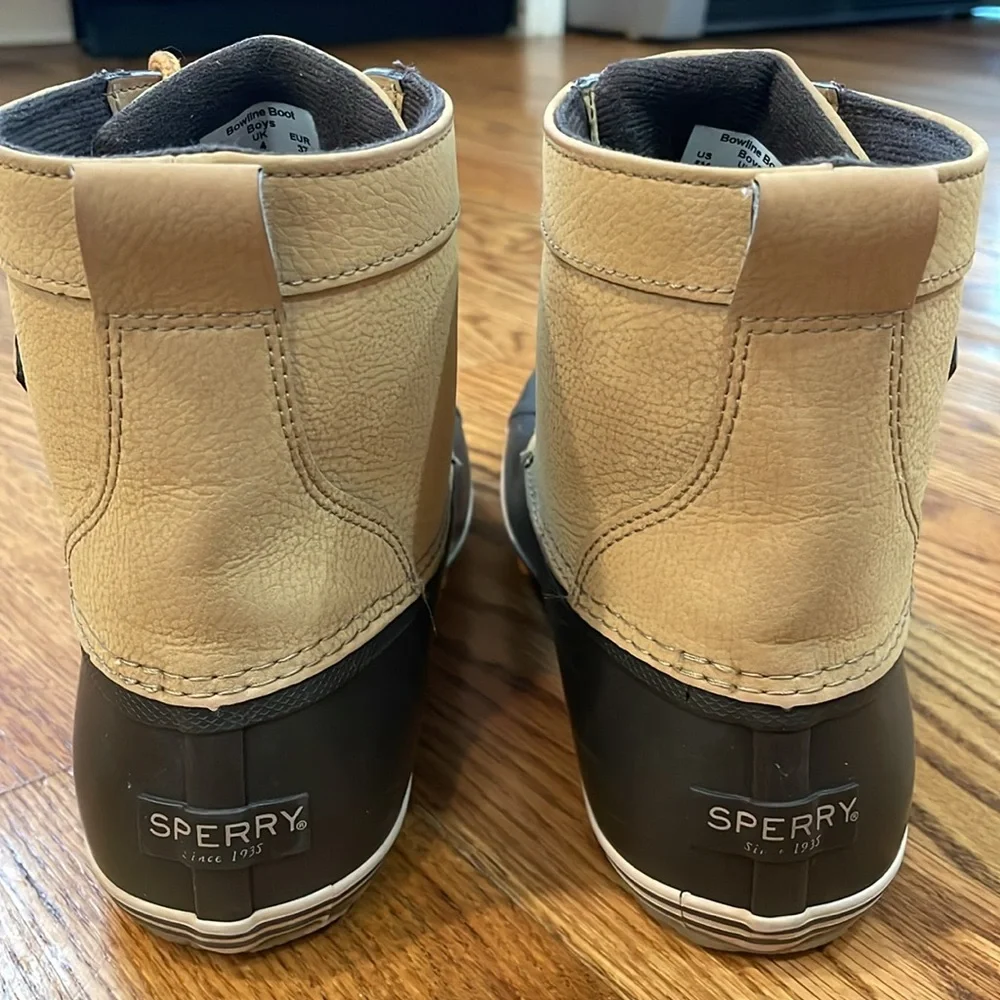 Boy’s Sperry Bowline Storm Boots. Size 5. Excellent to Like New Condition.